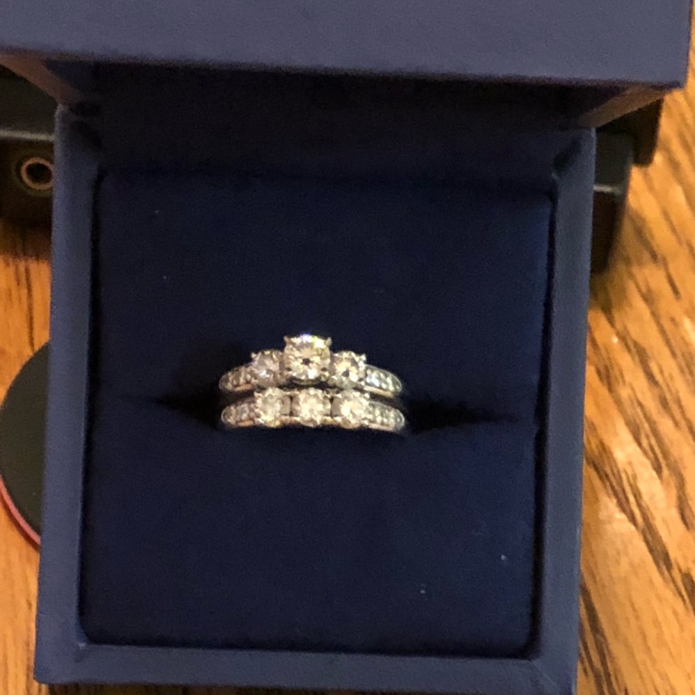 Beautiful 14 k White Gold Diamond Wedding Set